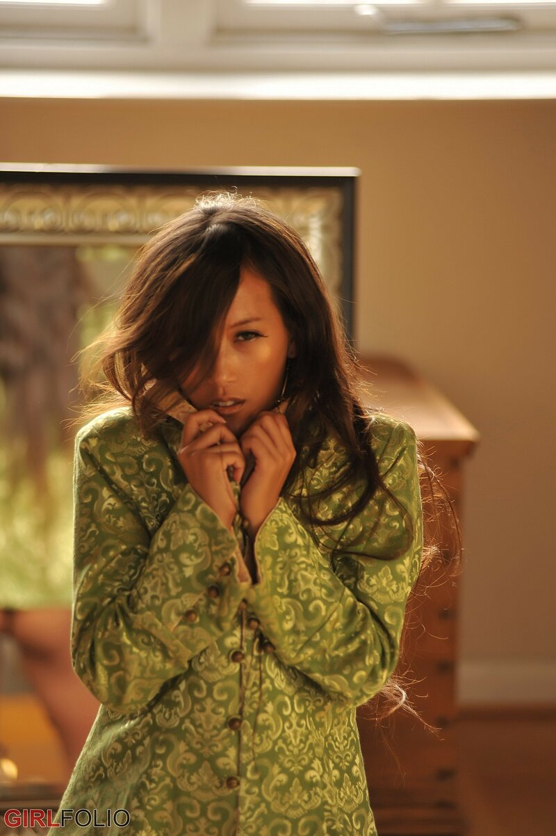 Флора, 24 года, 1 размер груди